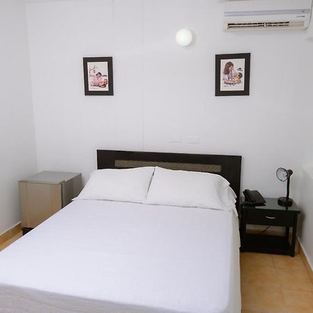 Hotel Edmar Санта Марта Екстериор снимка