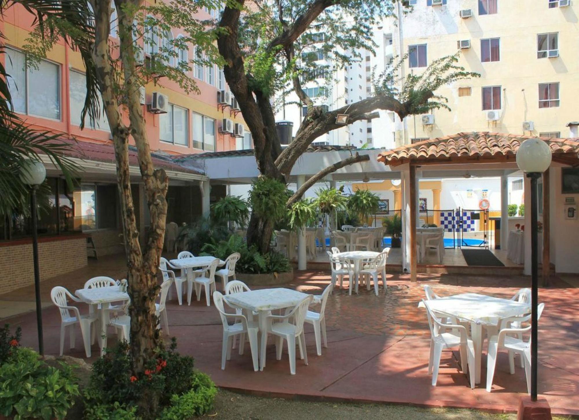Hotel Edmar Санта Марта Екстериор снимка