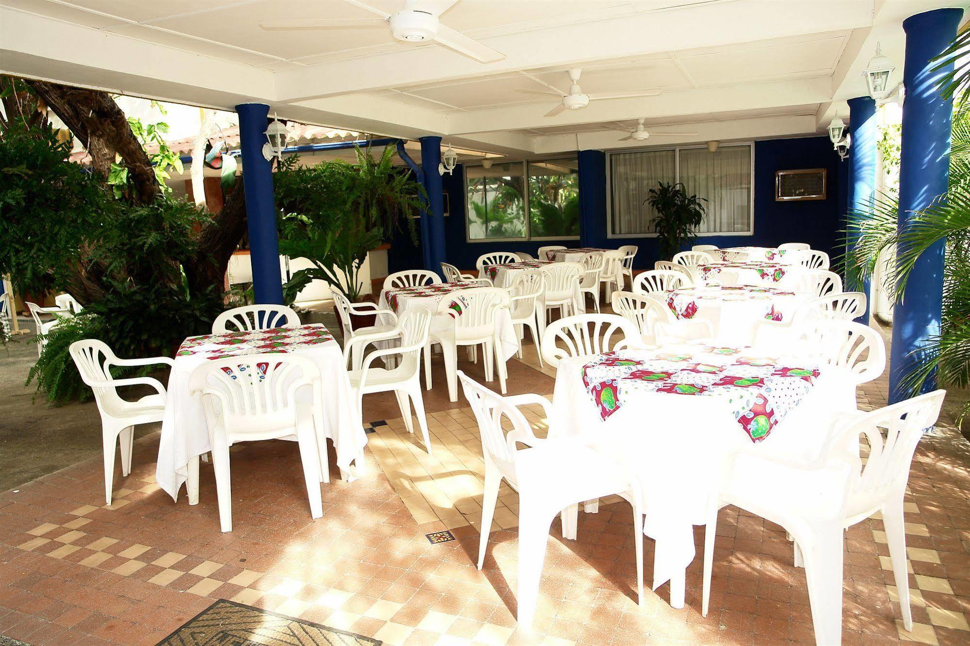 Hotel Edmar Санта Марта Екстериор снимка